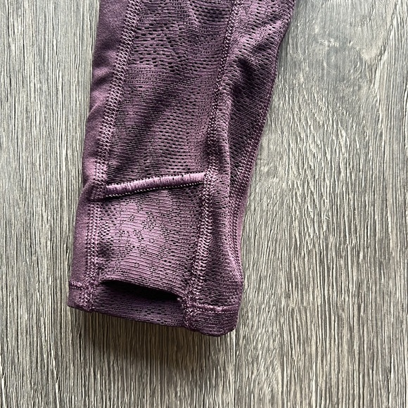 Athleta Shanti Lace Top ✧ Deep Crocus Violet ✧ Size XS - Picture 7 of 7